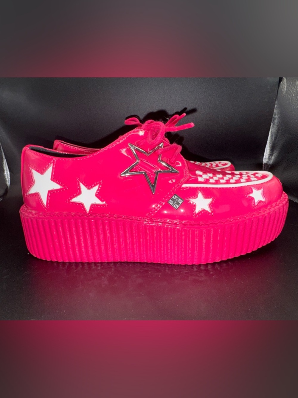 SOLD. T.U.K. Hot Pink Creepers Size 7 Patent Leather Platform - Picture 11 of 17